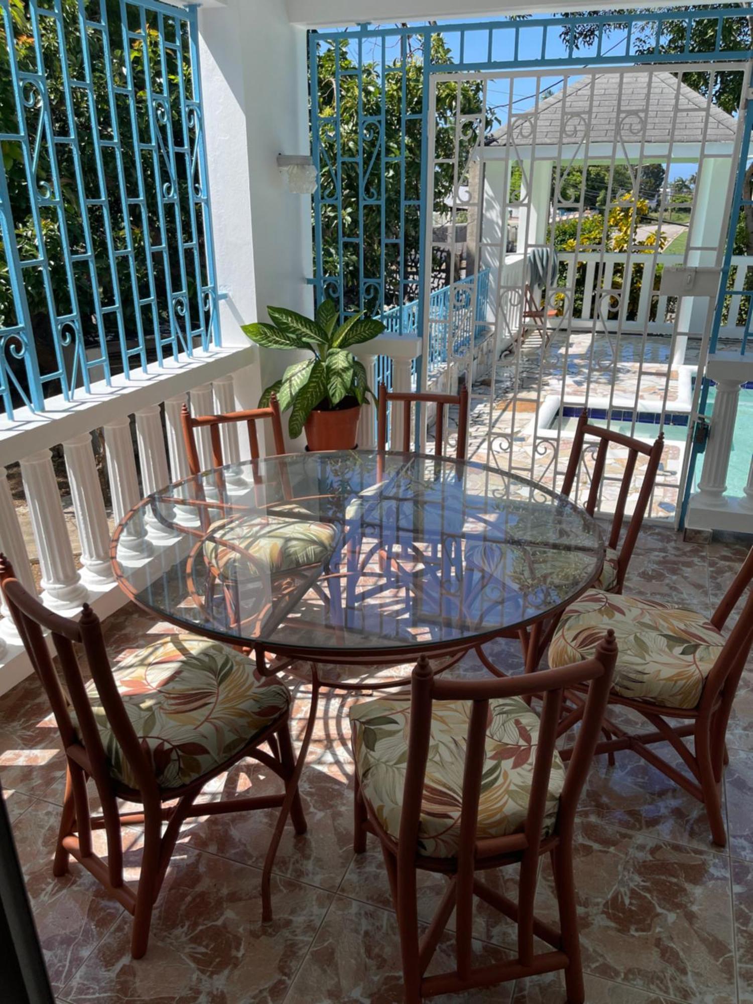 Peaceful Private Home With Exclusive Swimming Pool! Бухта Монтего Экстерьер фото